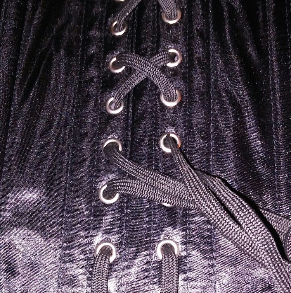 Corset - Picture 3 of 4
