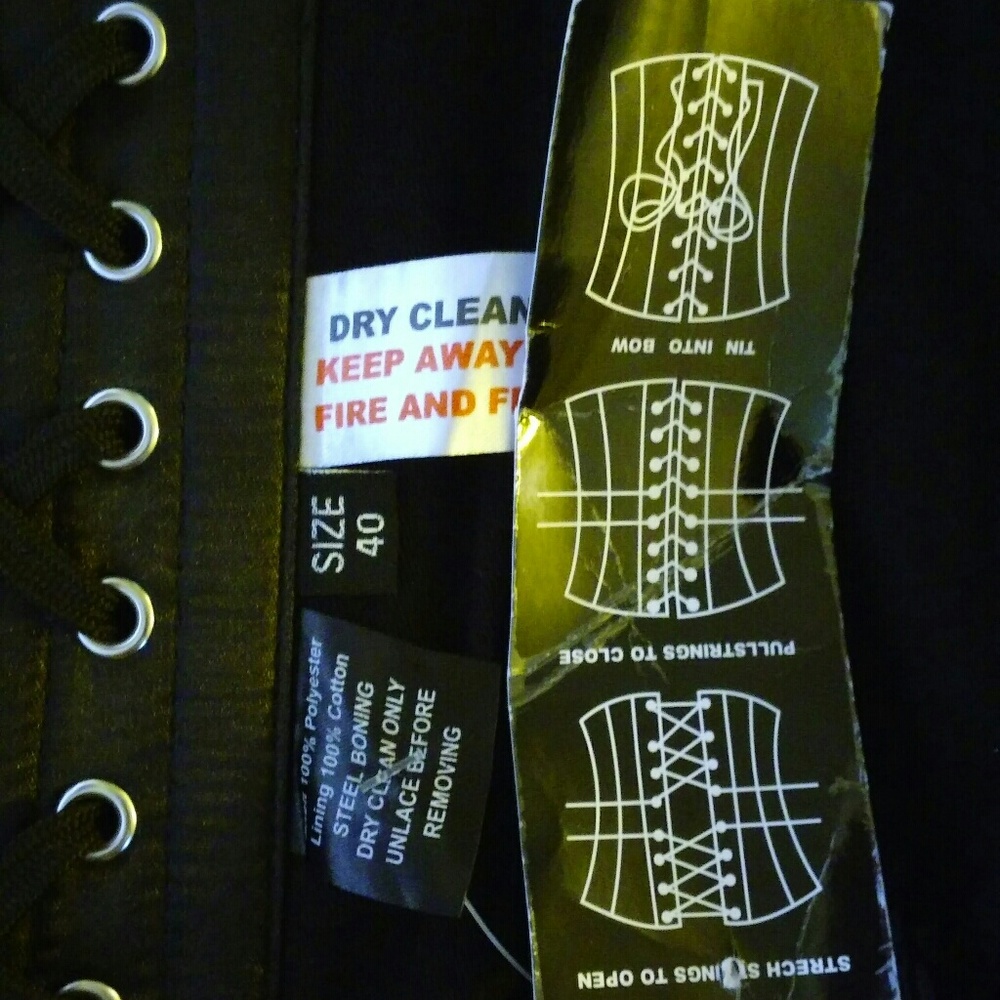 Corset - Picture 4 of 4