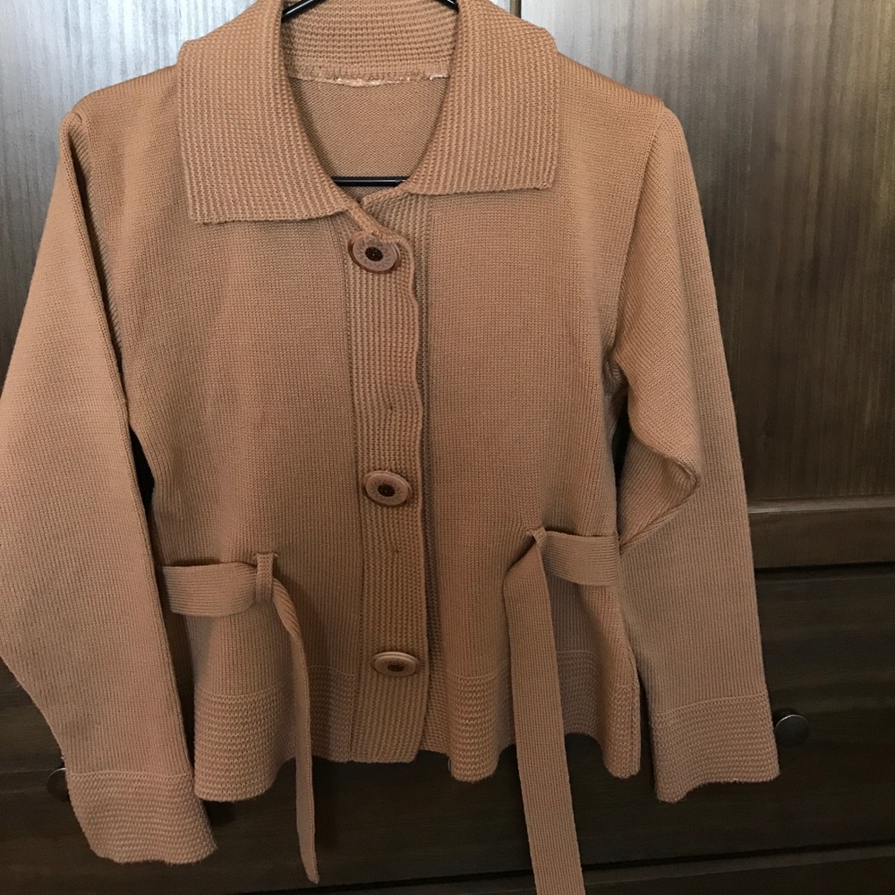 Beige crop sweater