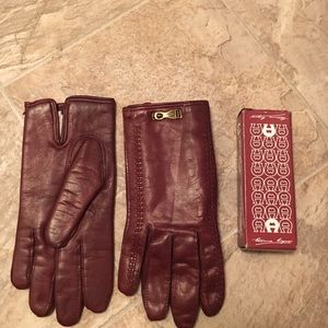 Ladies leather gloves