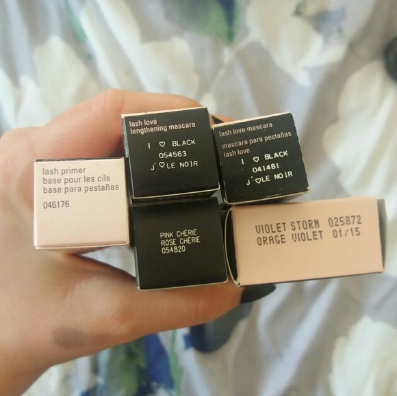 Mary Kay Cosmetics Collection - Picture 2 of 2