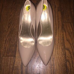 BCBG NUDE HEELS