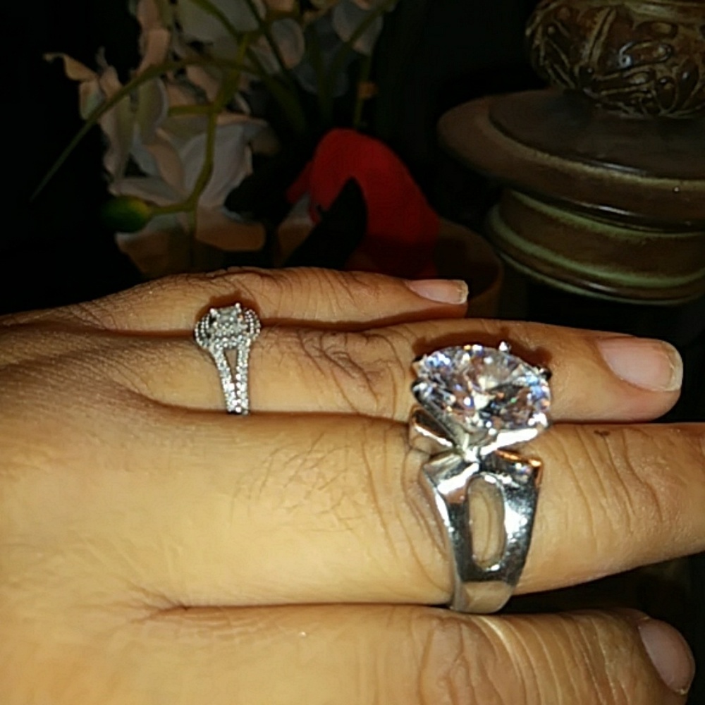 Ring - Picture 4 of 5