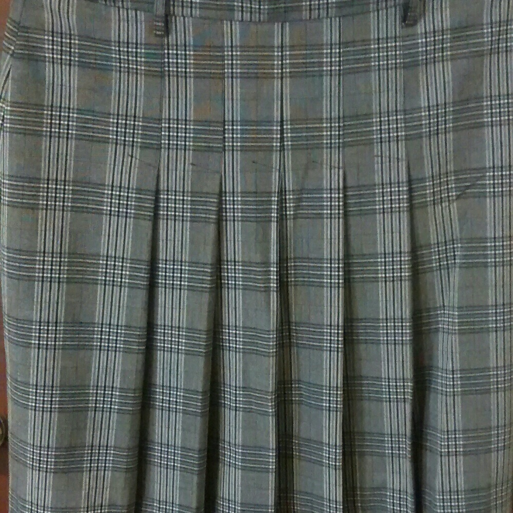 Black grey plaid skirt