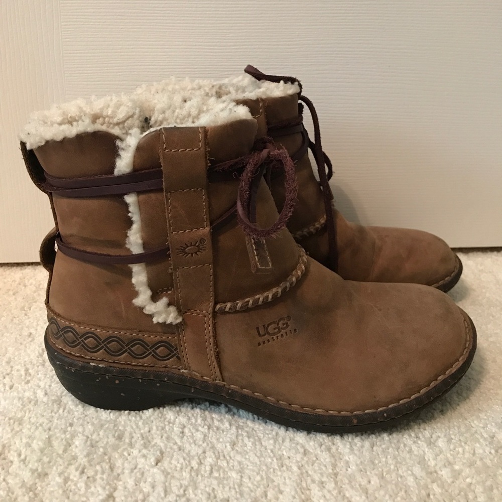 Ugg Caspia boots