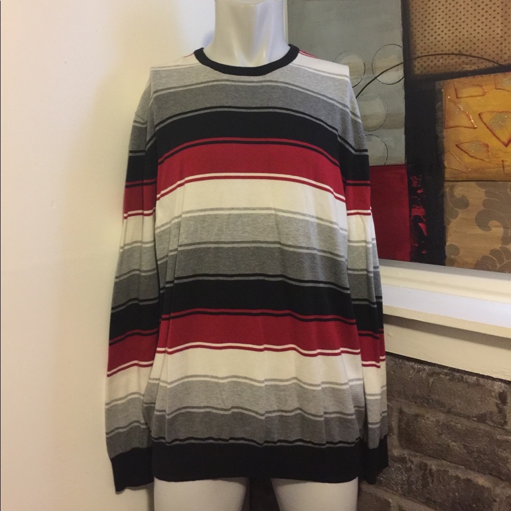 Men's striped Old Navy Sweater 👌🏽