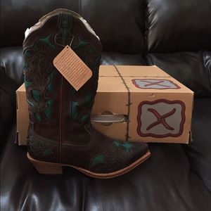 Women’s all leather cowgirl boots