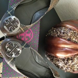 Tory Burch Size 8 Brown Plaid Flats