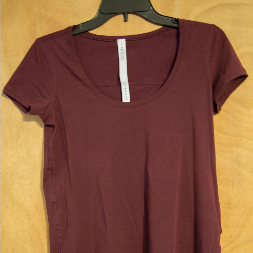 Lululemon ‘Another Round Tee’ (brand new)