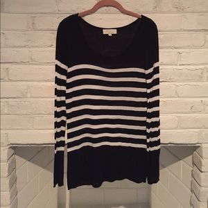 Great condition Olive & Oak tunic sweater Medium