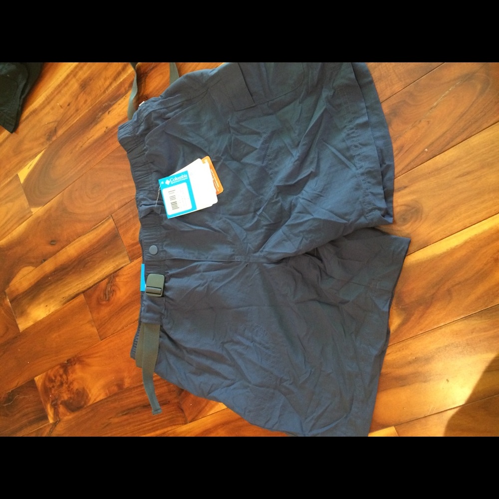 Columbia adjustable hiking shorts