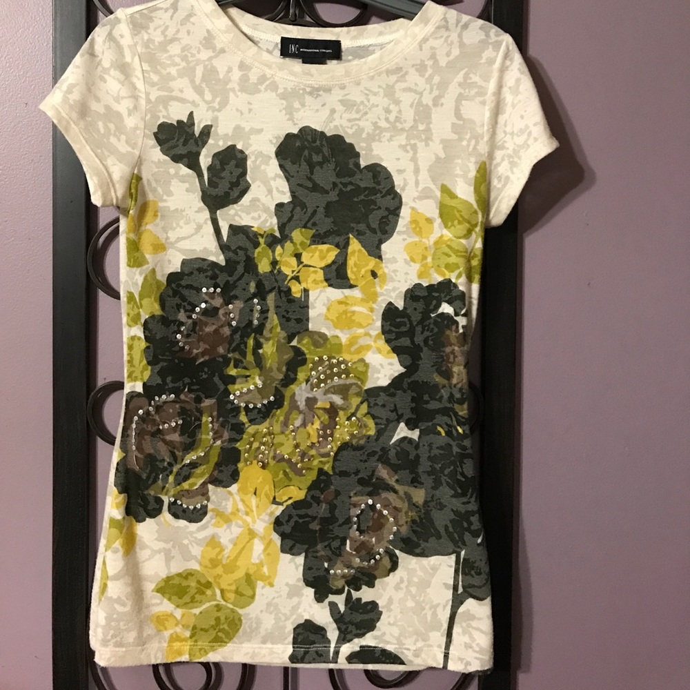 INC top, great colors, short sleeve