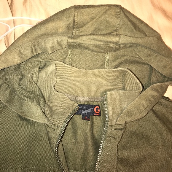 Hoodie Vest - Picture 3 of 3