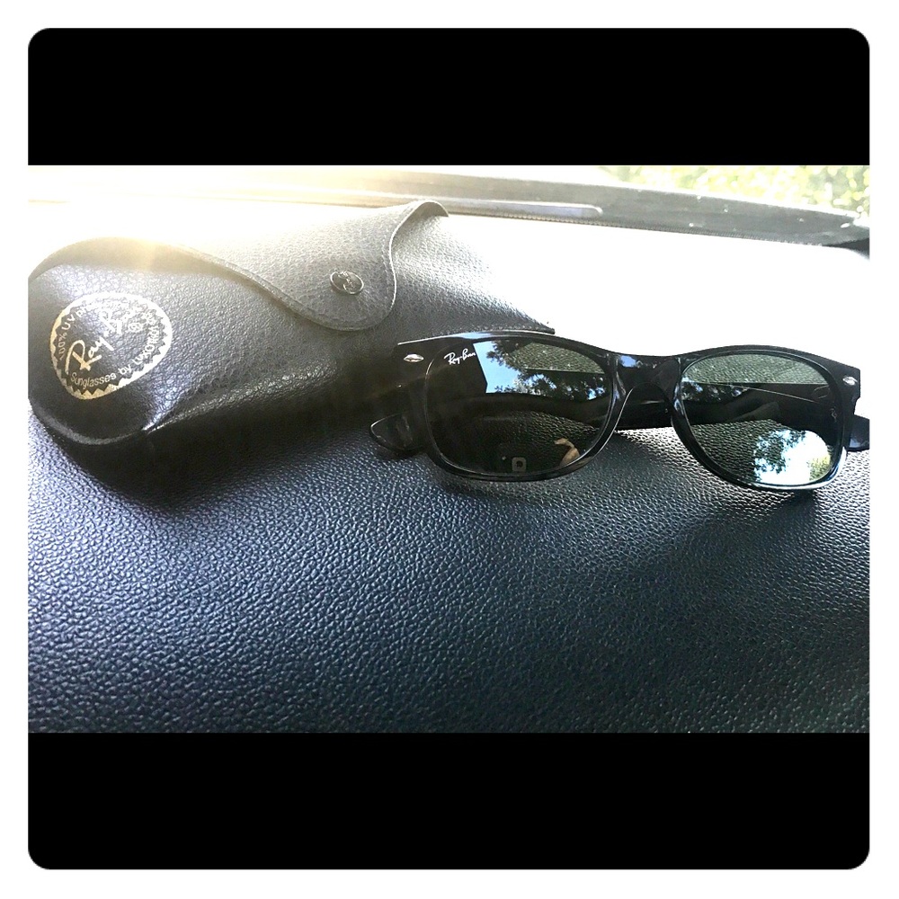 Ray Bans New Wayfarer RB2132