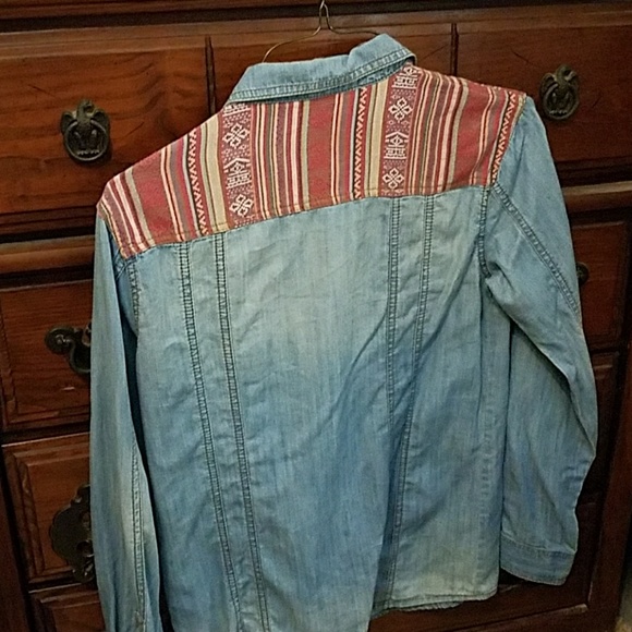 Button up jean jacket - Picture 2 of 2