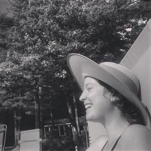 Meet your Posher, Becca