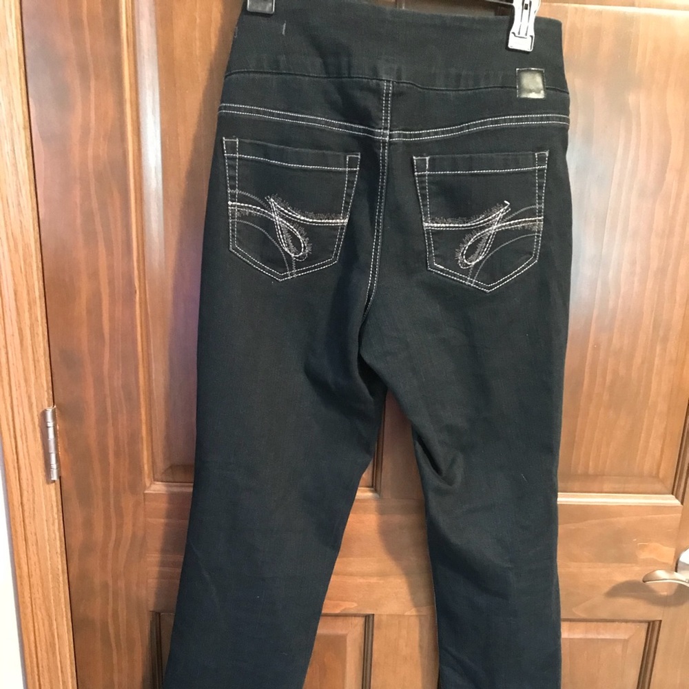 JagJeans Sz 8 High Rise Straight Leg. Never worn.