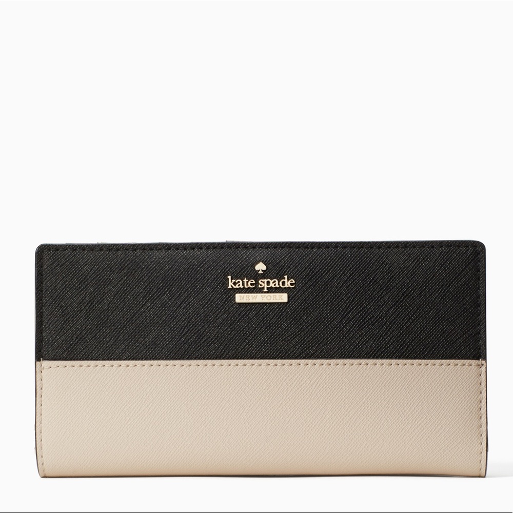 ♠️Kate Spade Cameron Street Stacey Wallet♠️