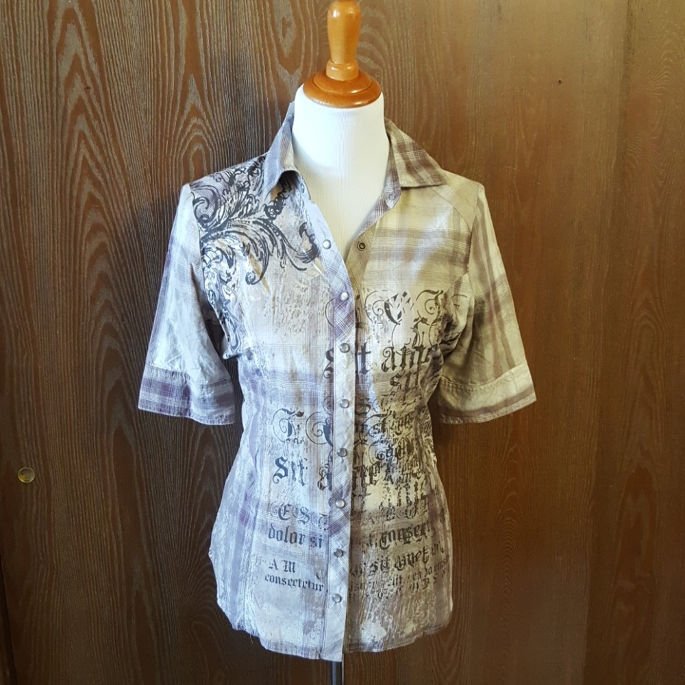 Maurices Plaid Snap front Top Size Large NWT