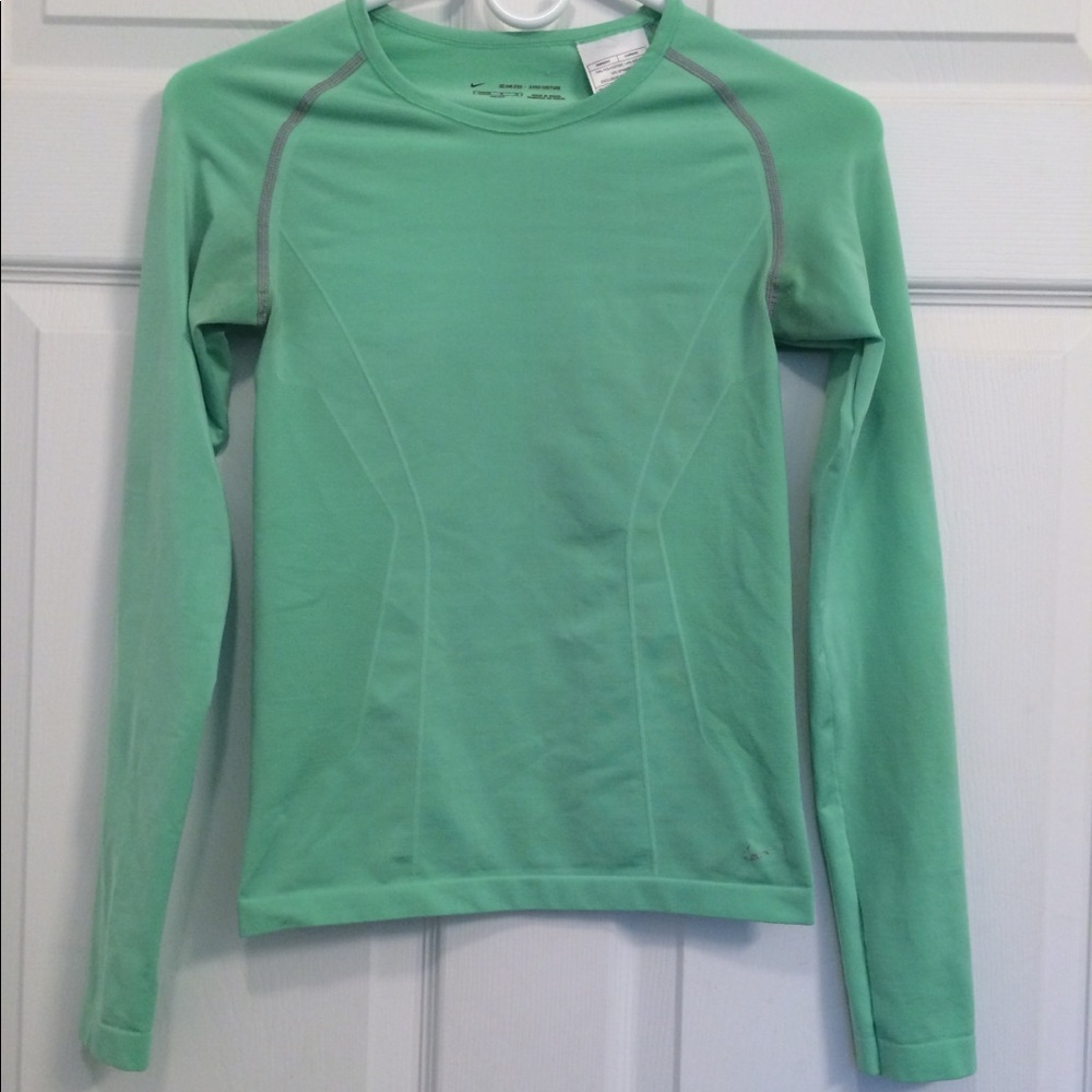 Seamless Nike Shirt