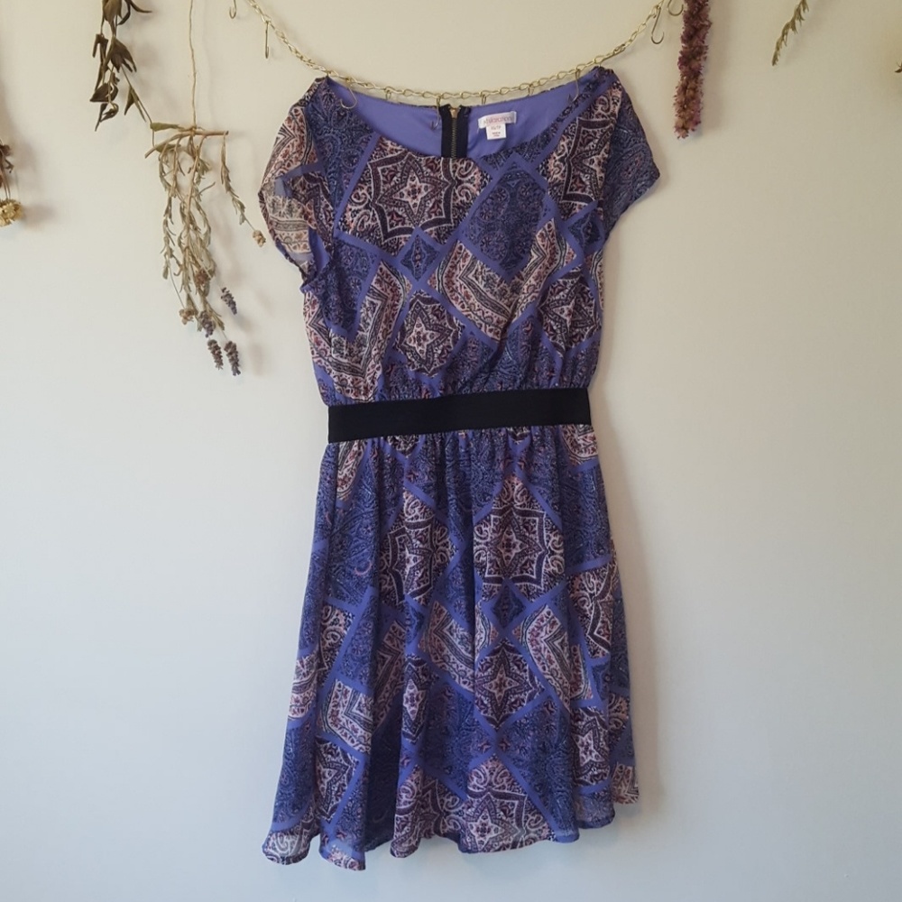 Cap sleeved purple print dress