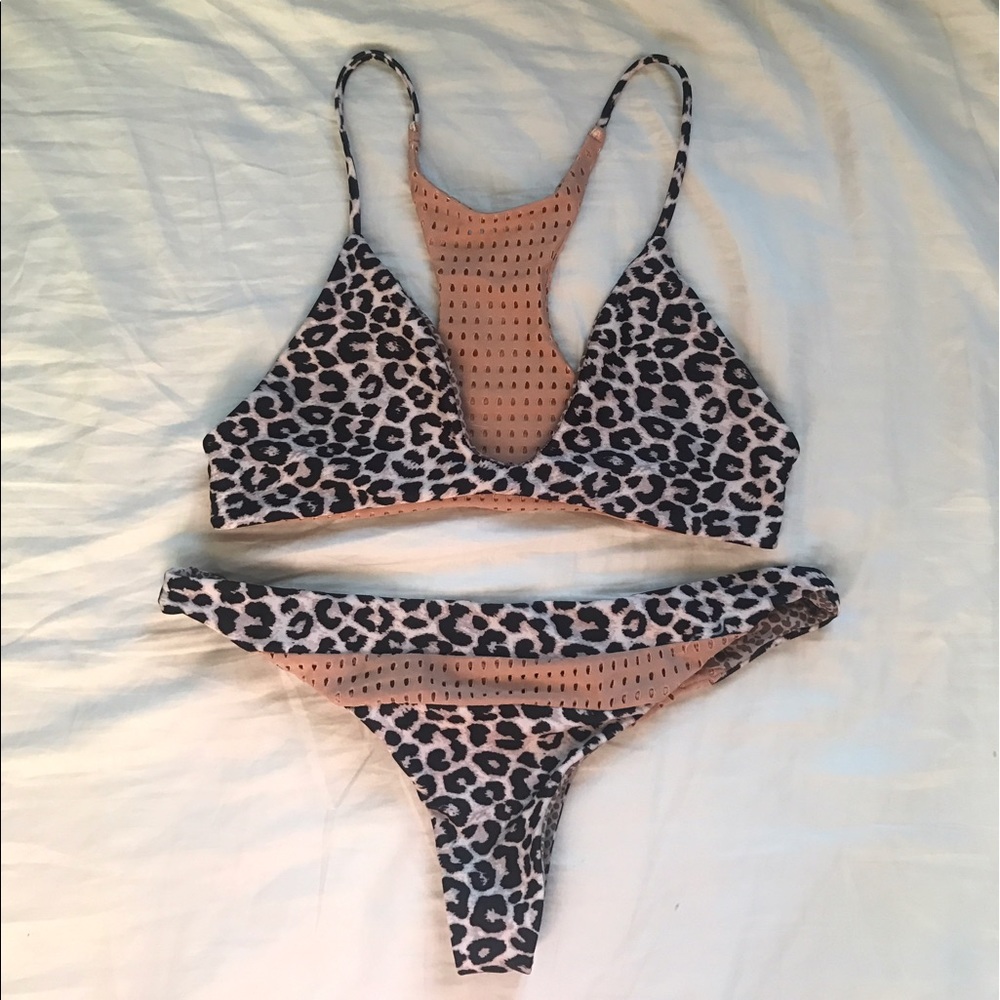 Acacia Jaws top in Snow Leopard