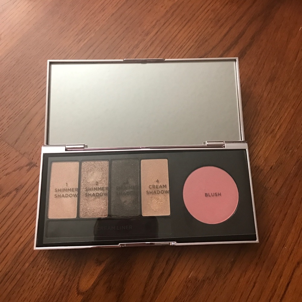 Victoria's Secret deluxe cheek & eye palette