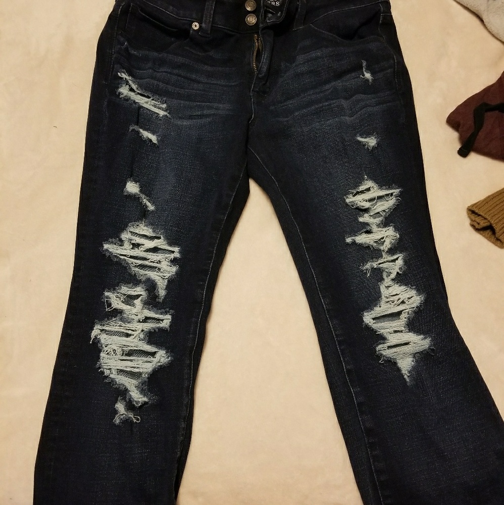Crop destroyed AE jeans