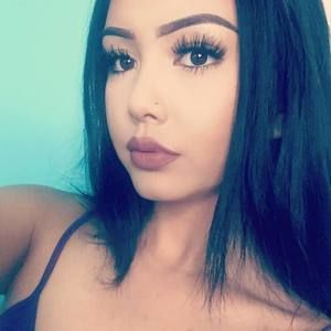 Meet your Posher, Becca