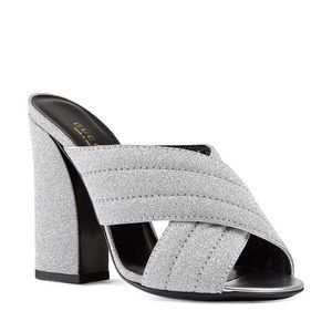 Gucci Webby New with Receipt and Original box