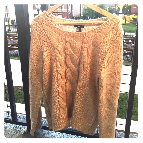 H&M  Cable Front Sweater - Picture 1 of 3