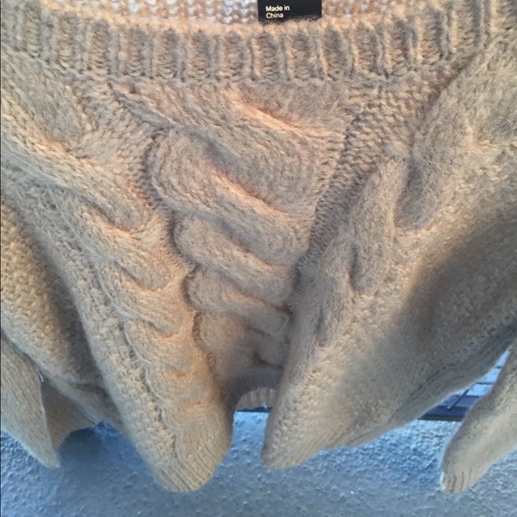 H&M  Cable Front Sweater - Picture 2 of 3