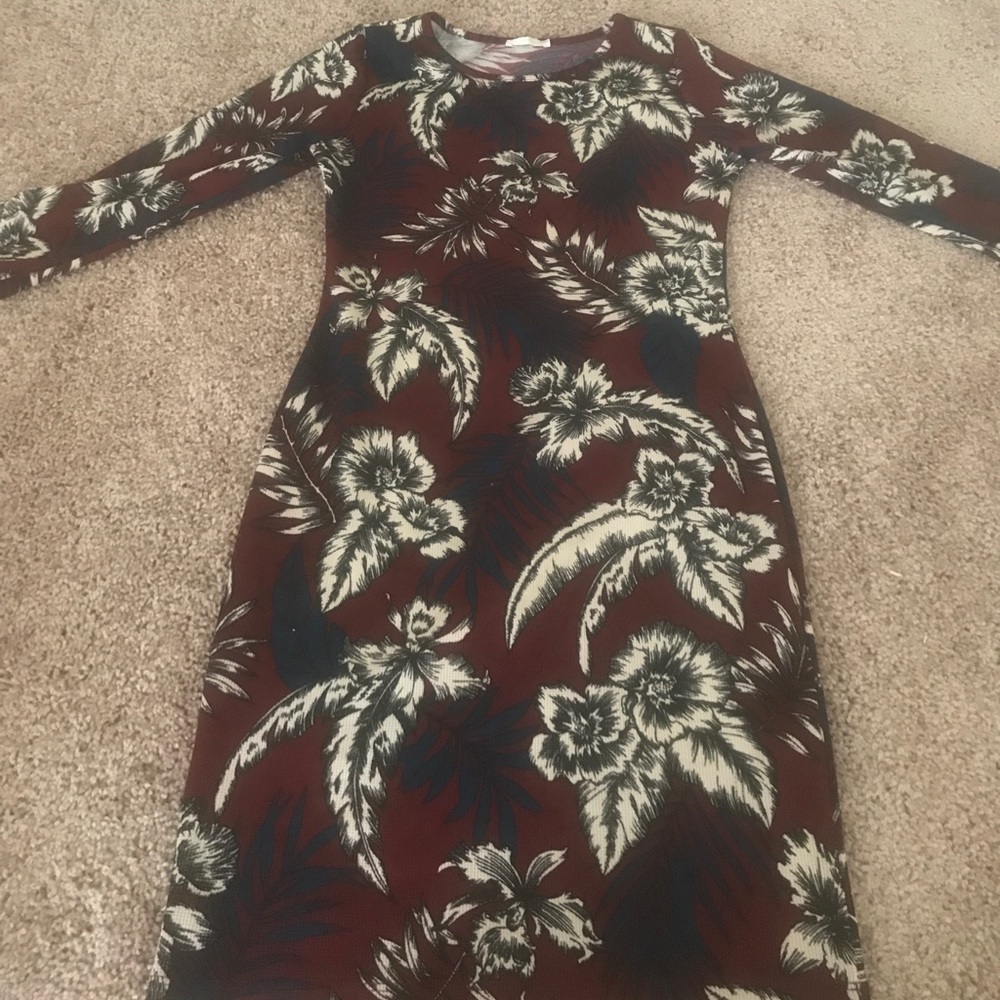 Burgundy long sleeve dress
