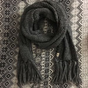 Abercrombie & Fitch scarf