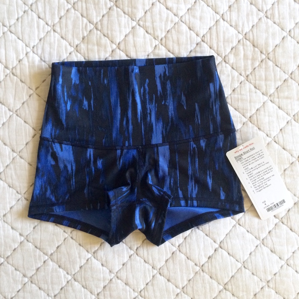 Lululemon boogie short (roll down) size 4