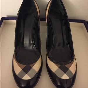 Burberry leather kitten heels worn once