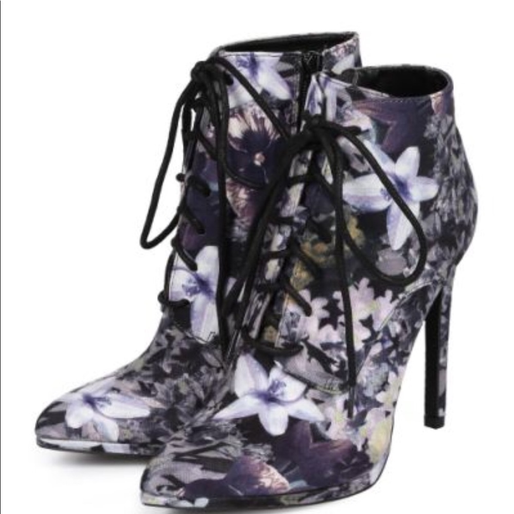 Quips Lavender booties