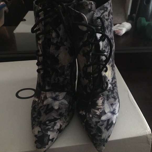 Quips Lavender booties - Picture 5 of 7