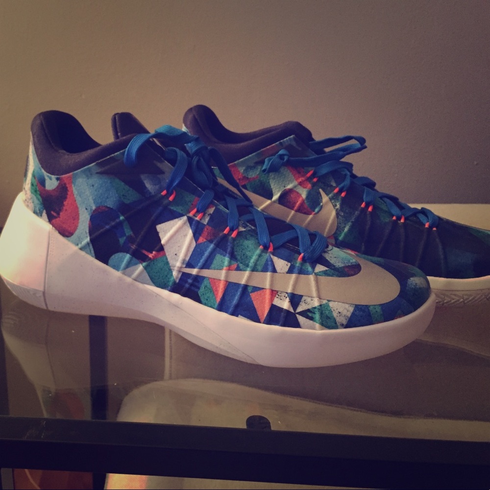 NEVER WORN Hyperdunks!!