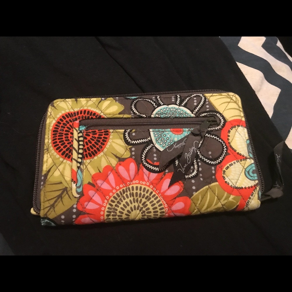 Vera Bradly Wallet never used!