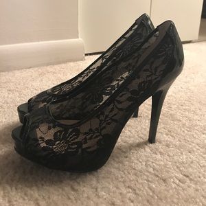Guess Lace Peep Toe Pumps