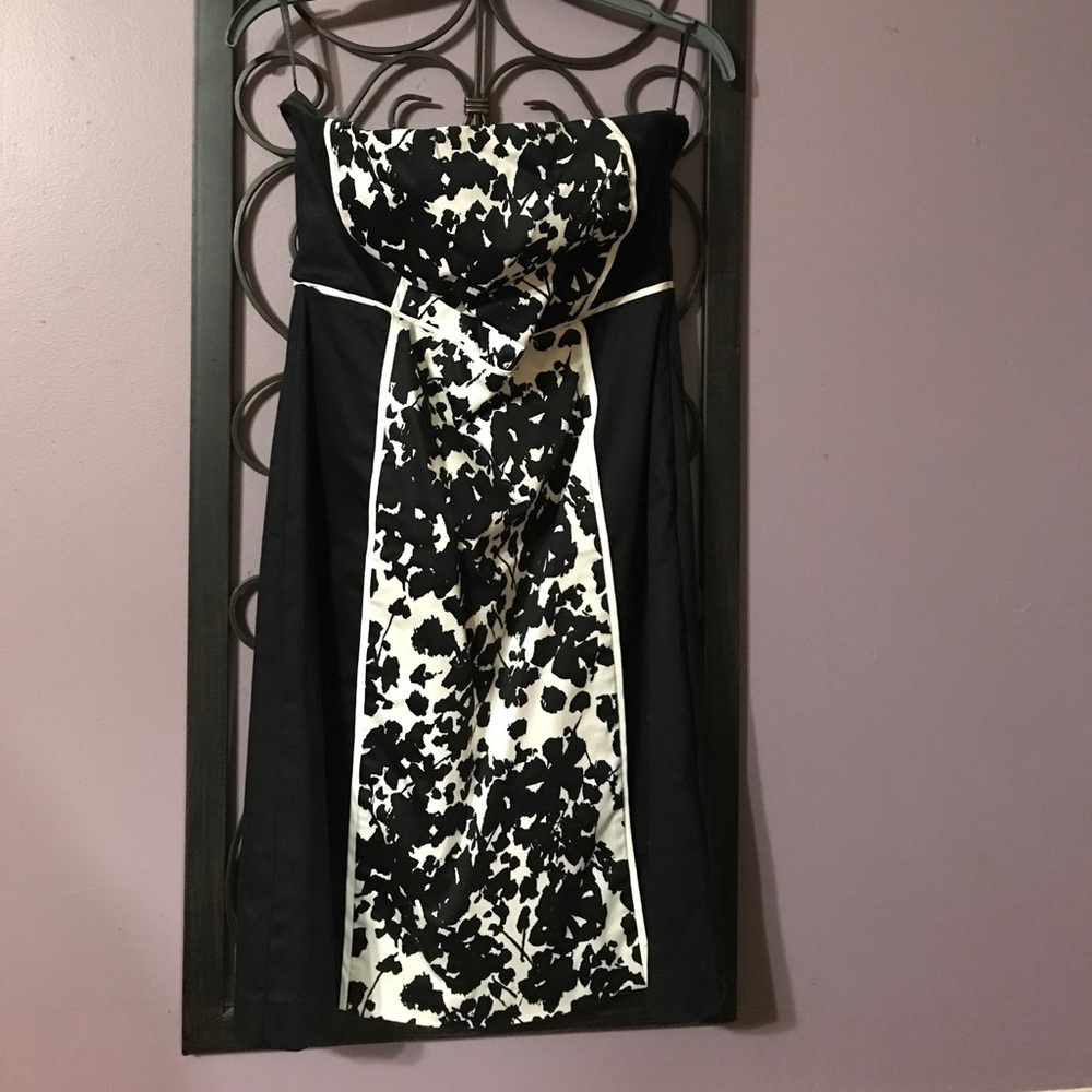 New York & CO NWOT black/white strapless, dress