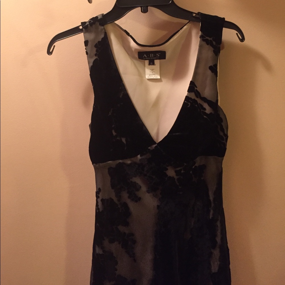 Dress - Picture 2 of 3