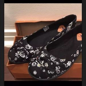 Rocket Dog NIB Black Floral flats