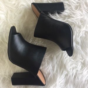 Black Leather Open Toe Mules Size 7.5 Heels Sandal