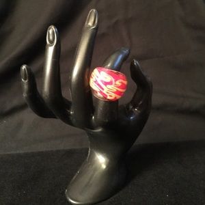 New Glass Ring in Cute Boxed Present Size 7.5