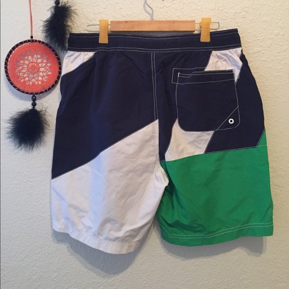 Tommy Hilfiger Men’s Shorts - Picture 2 of 4