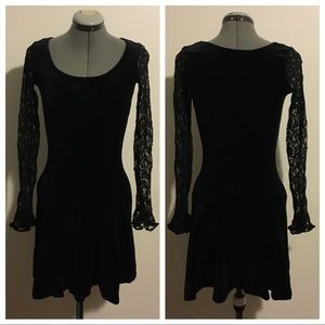 Final Price ⬇️ Betsey Johnson 90s Velvet Dress