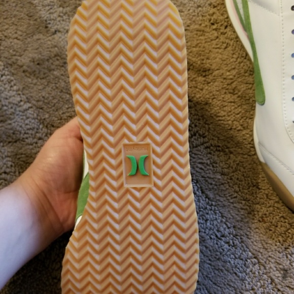 New 9.5 Hurley Tennis Shoes - Picture 4 of 5