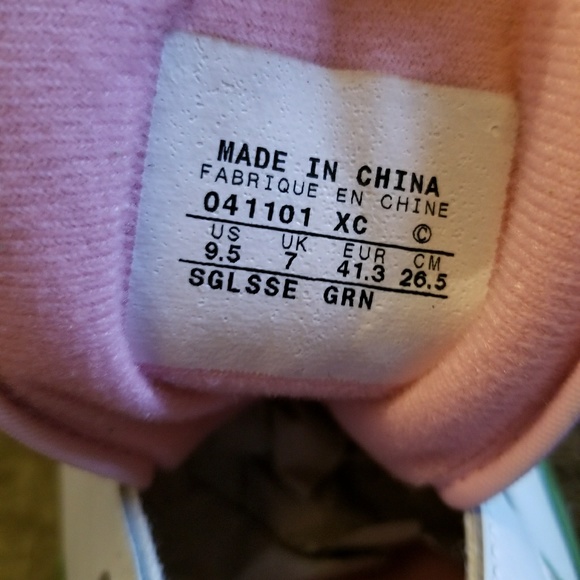 New 9.5 Hurley Tennis Shoes - Picture 5 of 5